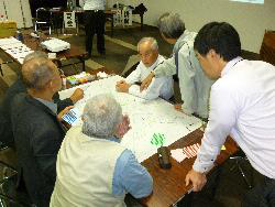  (桜木町地区自主防災会：災害図上訓練)